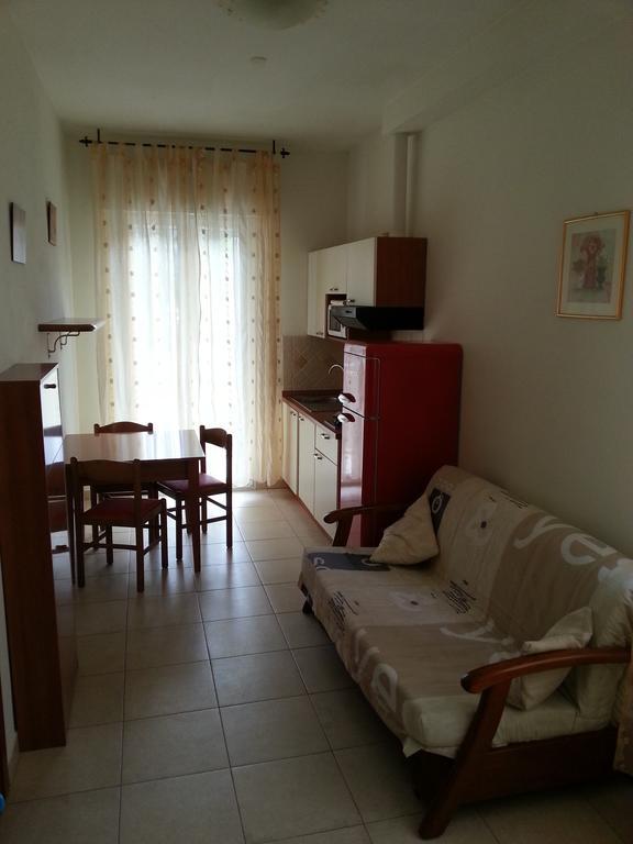 Residence La Villetta Ріміні Екстер'єр фото