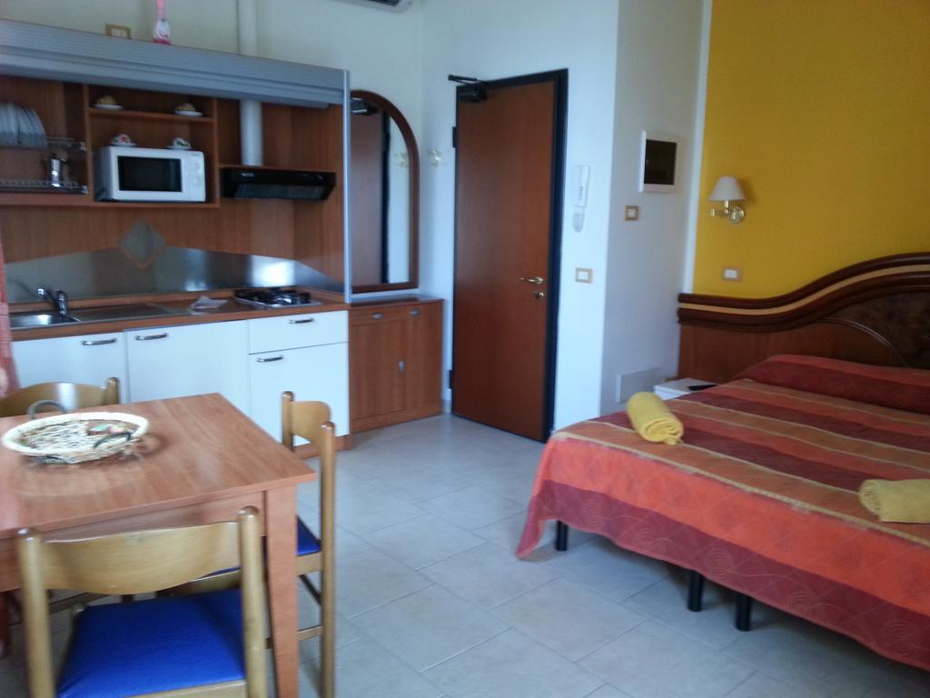 Residence La Villetta Ріміні Екстер'єр фото