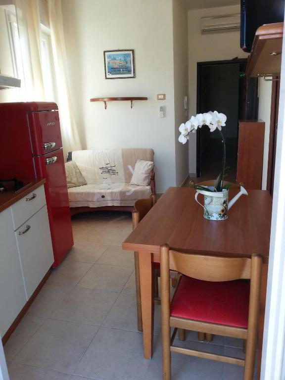 Residence La Villetta Ріміні Номер фото